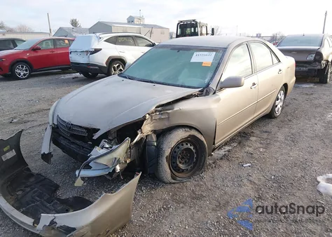 2004 Toyota Camry Le z USA, uszkodzony, nr VIN 4T1BE32K34U821758